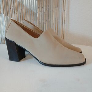 Donald Pilner Ida Chunky Heel Crepe Elastic Shootie Pump Cream & Black Size 9
